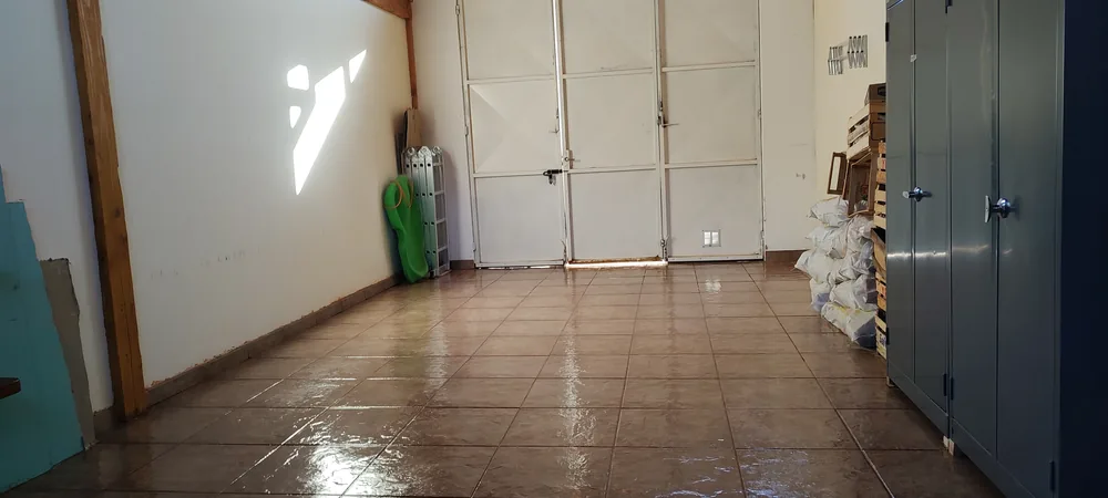 Garage cubierto de la cabaña en Villa Los Coihues, Bariloche